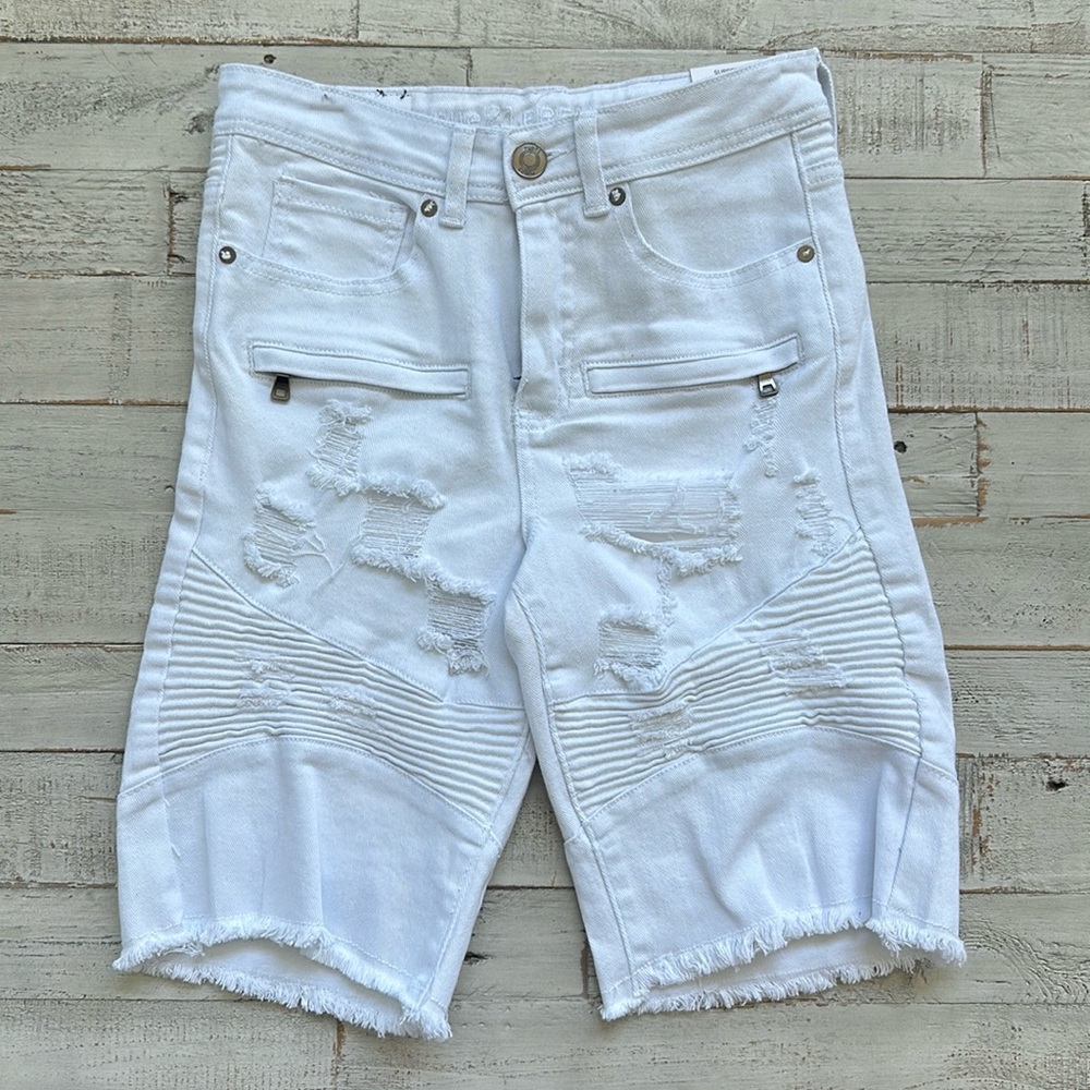 Above The Knee Supreme Flex Jean Shorts NWT